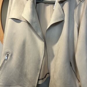 NWT Elegant Cream Women's Jacket